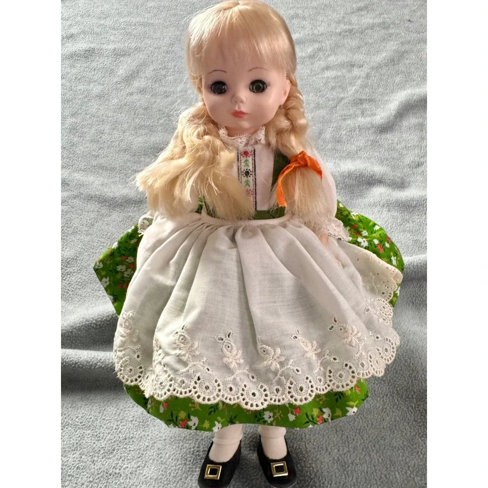 Madame Alexander Heidi Doll Vintage Blonde Braids Floral Dirndl Eyelet Apron 12